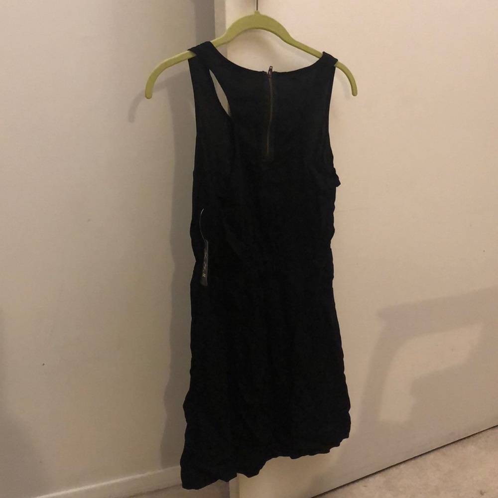 Sleeveless short dress